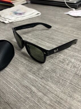 Ray-Ban Black Frame with Green Lenses Wayfarer Sunglasses
